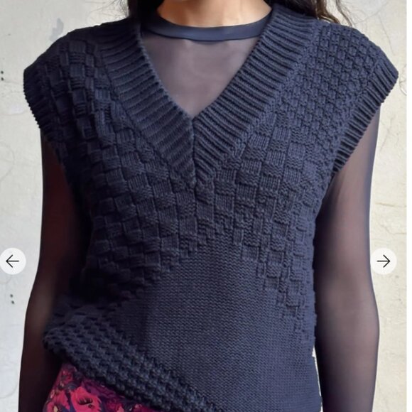Blackmilk - Black Textured Knit Vest - Limited - AU XS/S - Picture 5 of 11